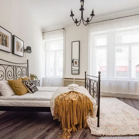 Appartement Magnificent Elegance By Magyar Street & Market