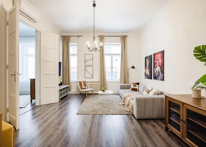 Apartamento Magnificent Elegance By Magyar Street & Market Budapeste