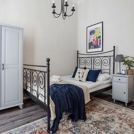 Magnificent Elegance By Magyar Street & Market Apartment *